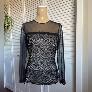 Papillon Blanc Black lace top Sz L